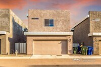 Building Photo - 864 E Park Modern Dr
