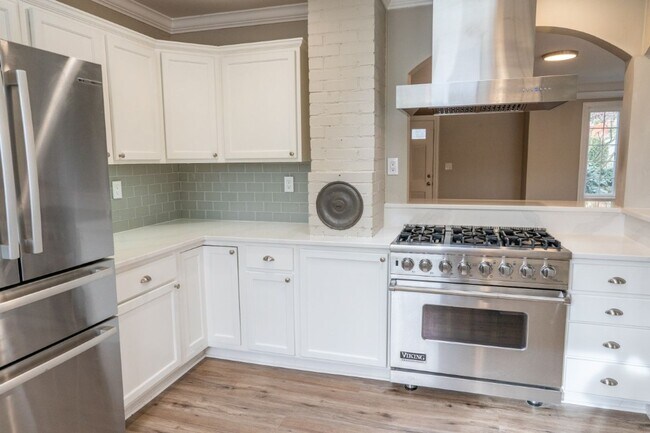 Building Photo - 4Bd/2.5Ba Seattle House