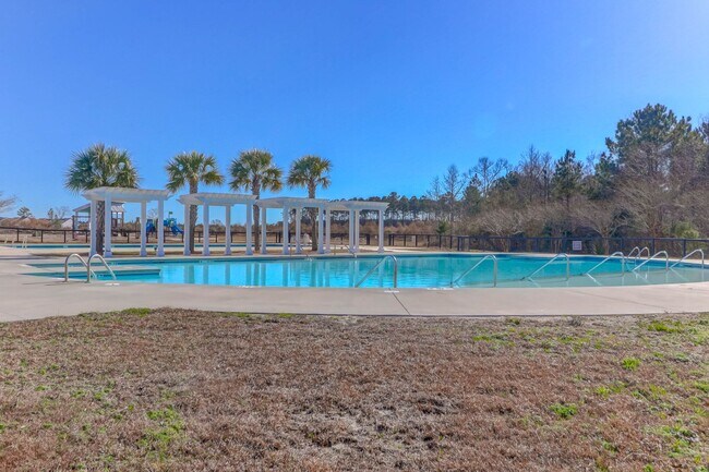 Building Photo - Pristine and Calm Home in Moncks Corner