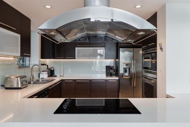 Building Photo - 7928 East Dr