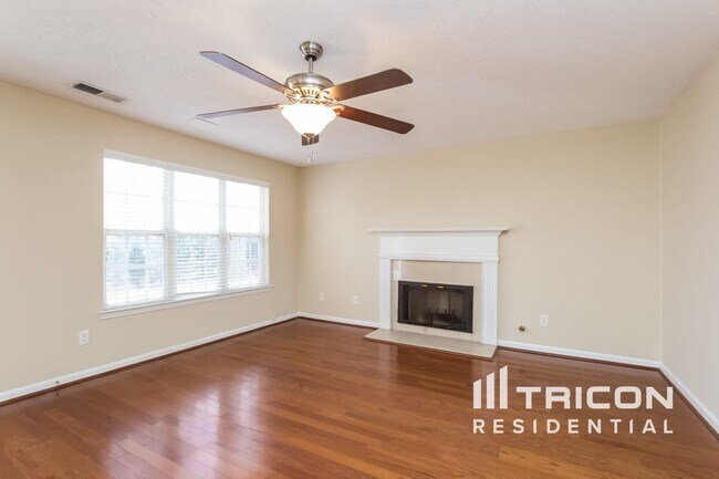 Building Photo - 6250 Glen Brooke Dr
