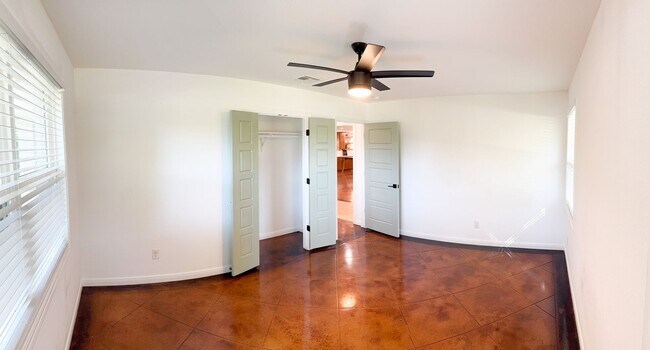 Building Photo - 2302 Brooklawn Dr