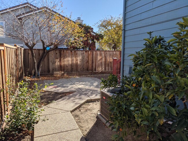 Building Photo - 5443 Andromeda Cir