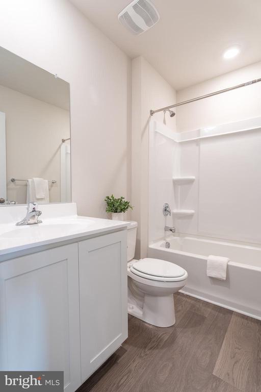 Building Photo - 846 Derwent Ln