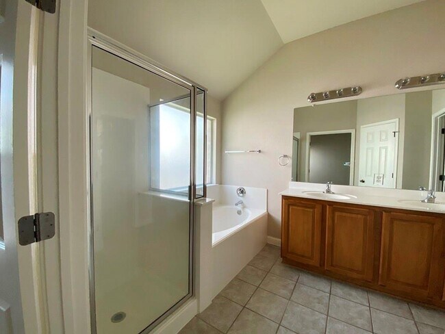 Building Photo - 3705 Fossilwood Way