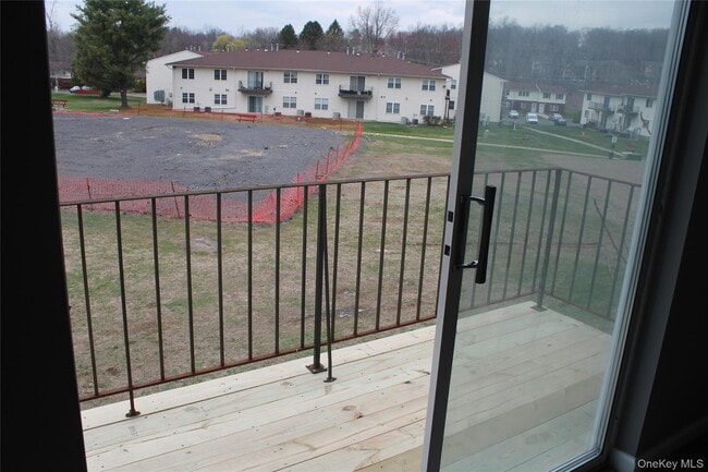 Building Photo - 276 Temple Hill Rd