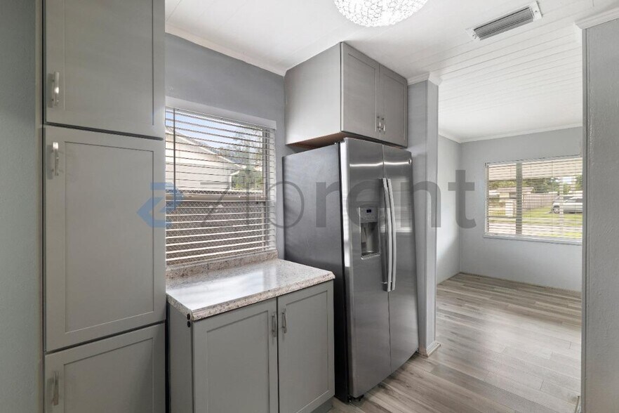 Building Photo - Unit