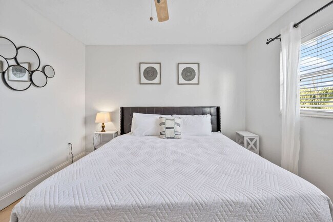 Building Photo - 3524 S Atlantic Ave