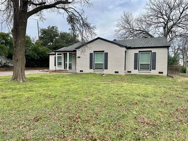 Building Photo - 211 Country Club Rd