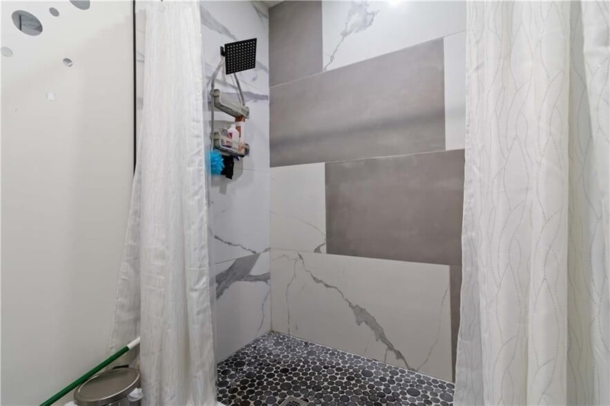 Building Photo - 2327 Young Rd