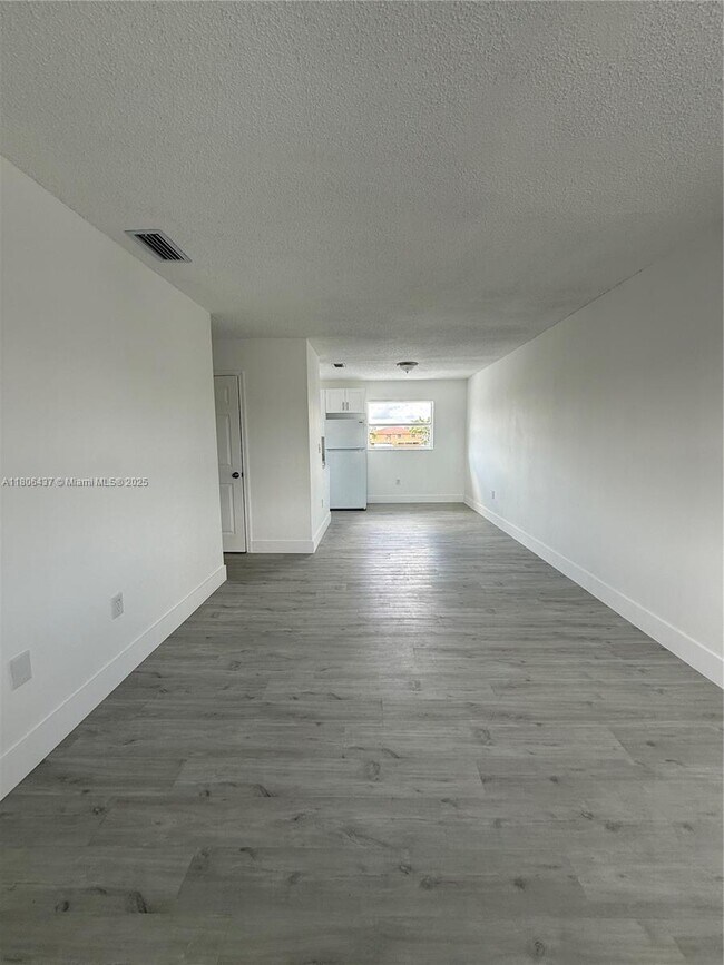 Building Photo - 5461 W 24th Ave