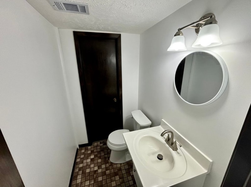 Building Photo - 14112 Pine St