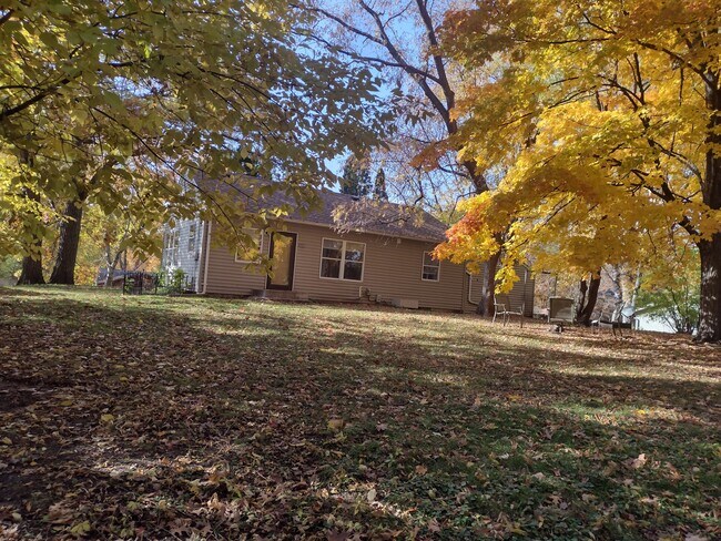 Building Photo - 4825 Ridge Rd