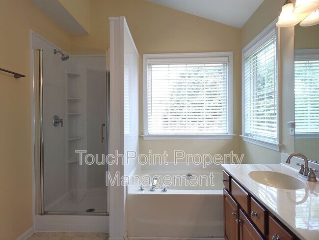 Building Photo - 9405 Mitchell Glen Dr