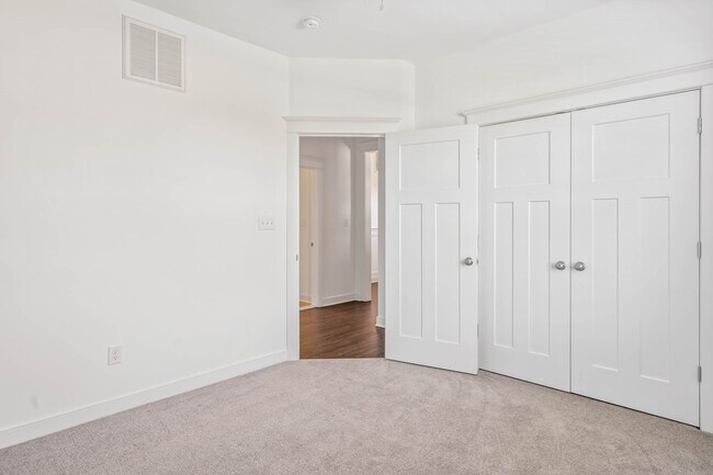 Building Photo - 22395 Arbor Cir