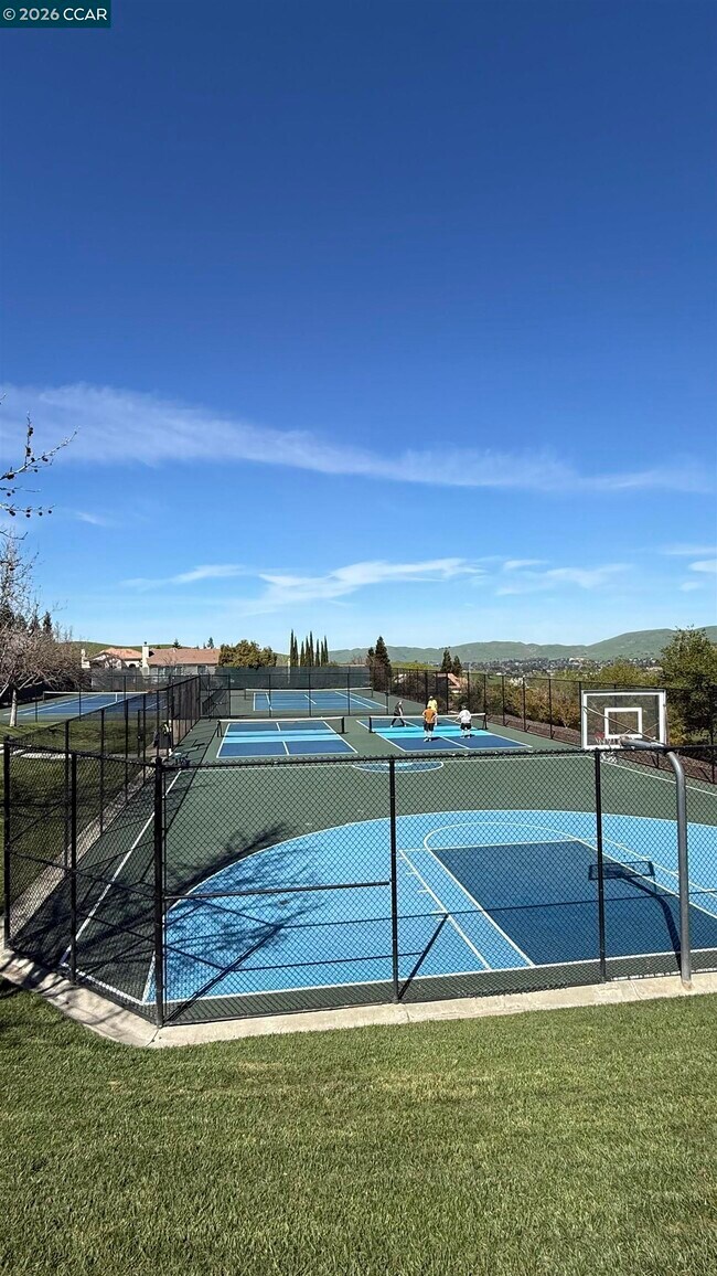 Building Photo - 829 Deer Spring Cir