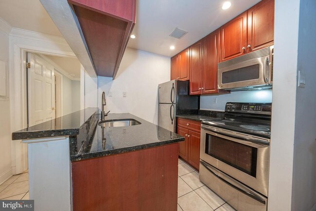 Building Photo - 1726 Wallace St