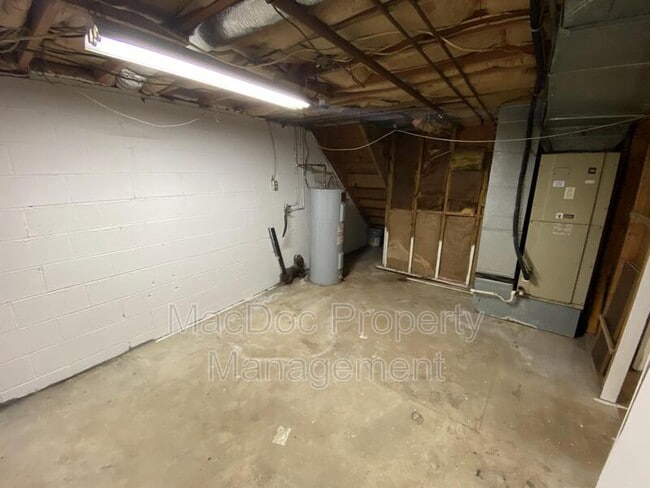 Building Photo - 155 Longstreet Ave