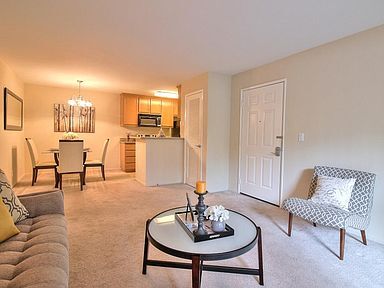 Building Photo - 2750 Somerset Park Cir