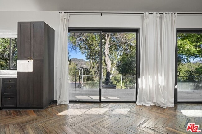 Building Photo - 21273 Entrada Rd