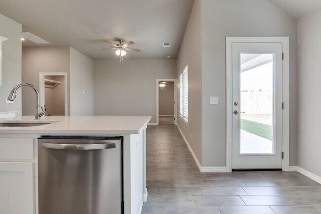 Building Photo - Modern New Construction in gated Delmar La...