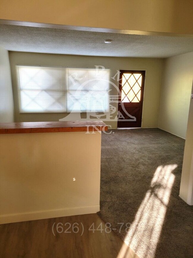 Building Photo - Spacious 2-Bedroom, 1-Bathroom Single-Leve...