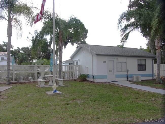 Building Photo - 470 Siesta Terrace