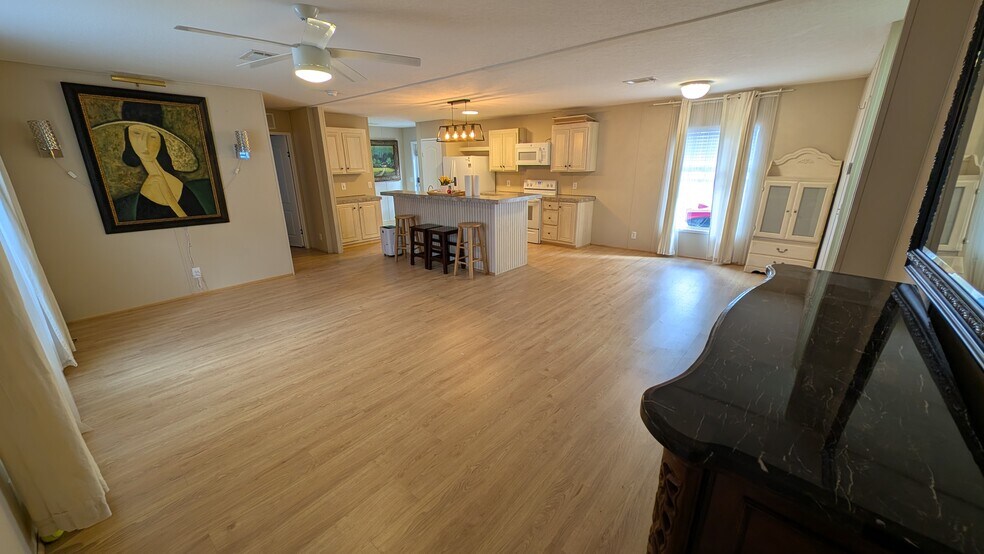 Building Photo - 3023 SW 50th St