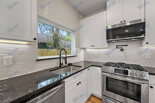 Building Photo - Updated Price for New Year!  Luxury Duplex...