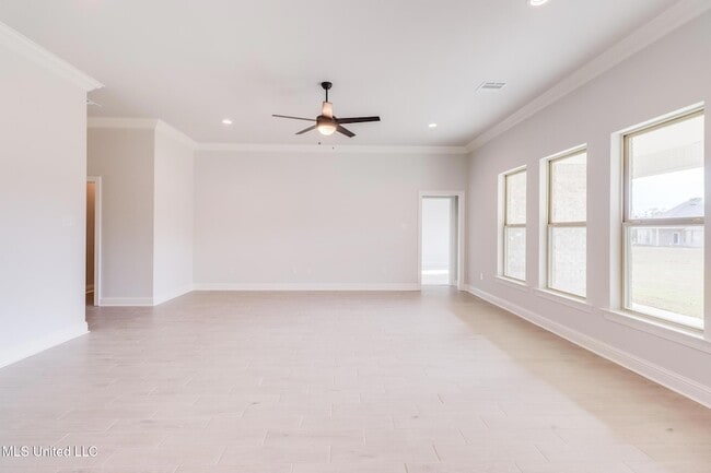 Building Photo - 15235 High Point Dr