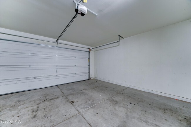 Building Photo - 25755 W Hazel Dr