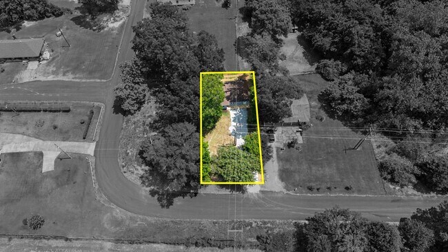 Building Photo - 246 Anderson Rd