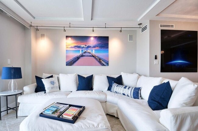 Building Photo - 1977 Gulf Shore Blvd N