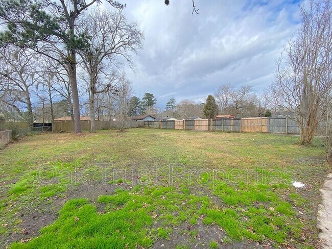 Building Photo - 109 Red Cedar Dr