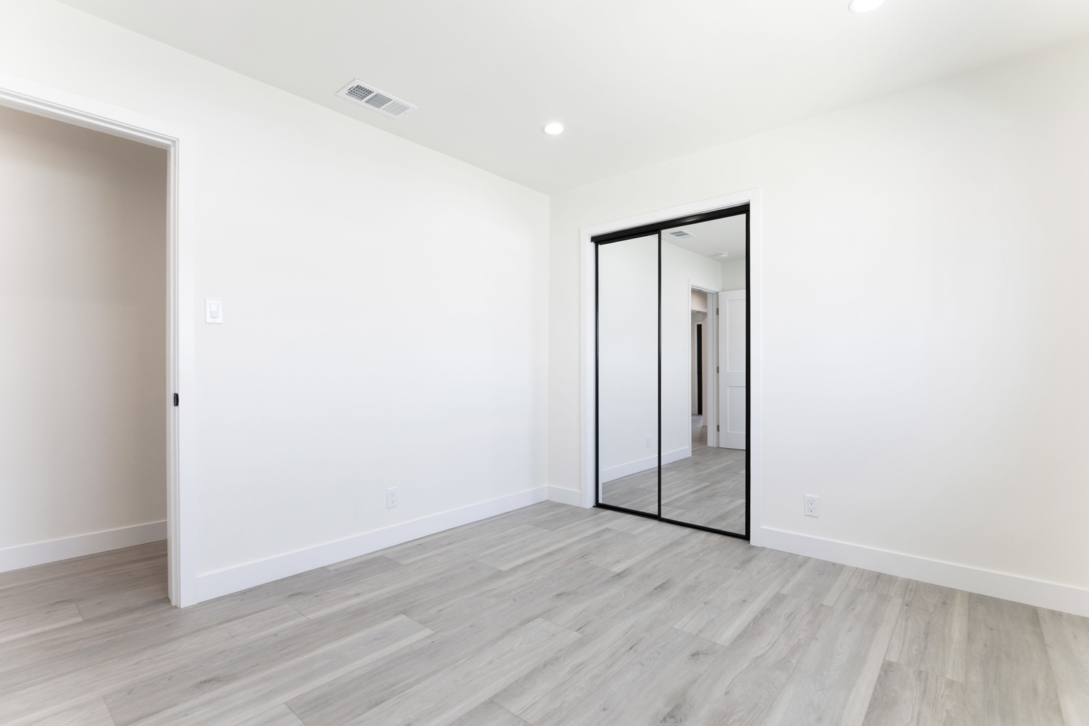 Building Photo - 7759 Van Noord Ave