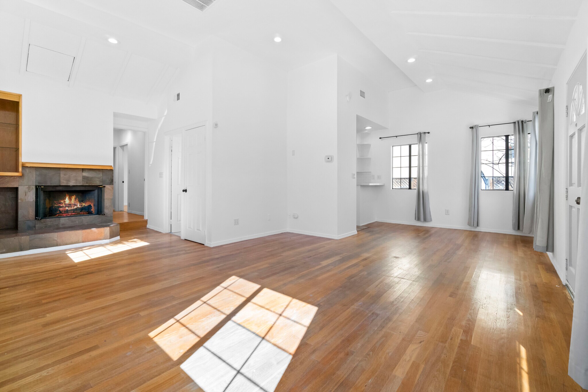 Building Photo - 8643 Clifton Way