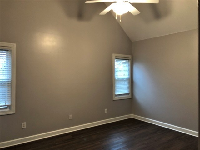 Building Photo - 2713 Denbel Cir