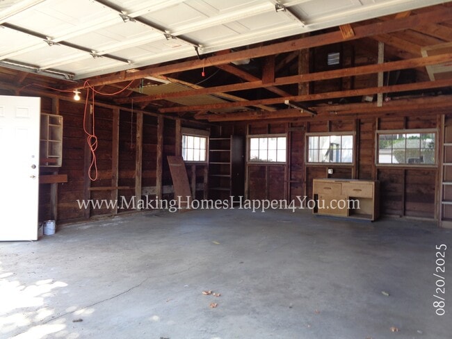 Building Photo - 2160 Trade St SE