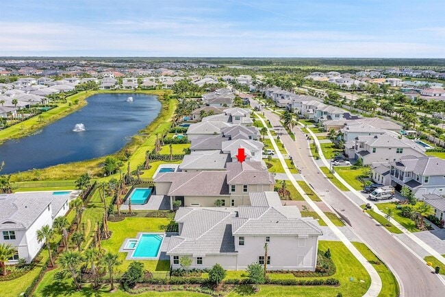 Building Photo - 9341 Crestview Cir