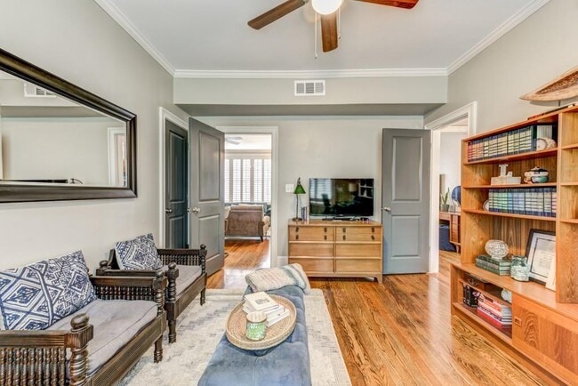 Building Photo - 28 Collier Rd NW