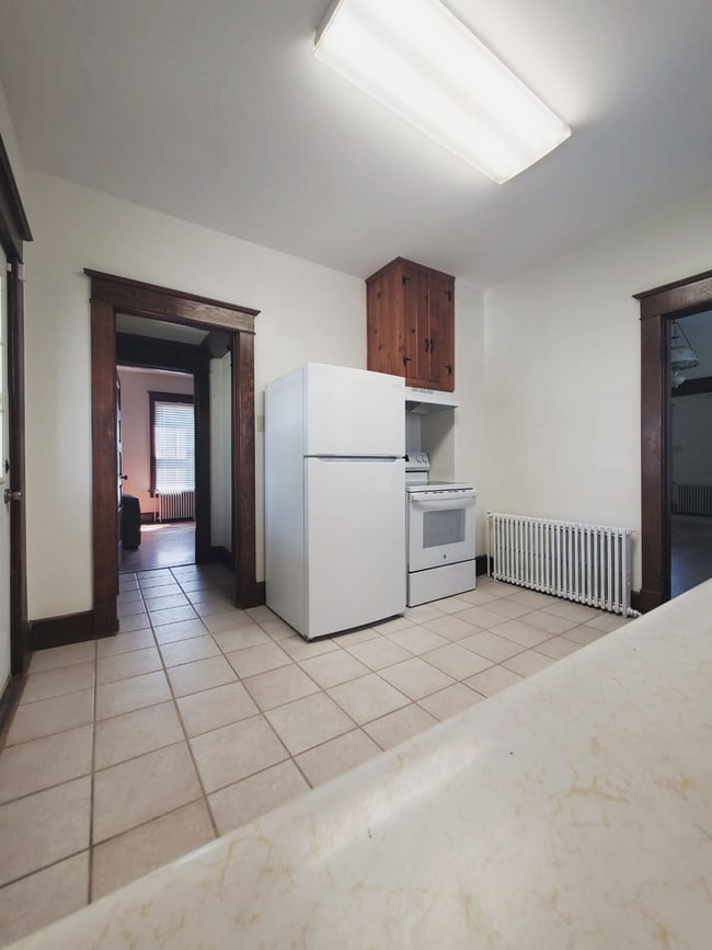 Building Photo - Spacious home on Colegate Drive