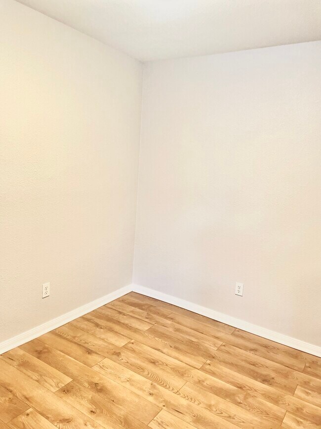 Dining room - 2024 Jean St