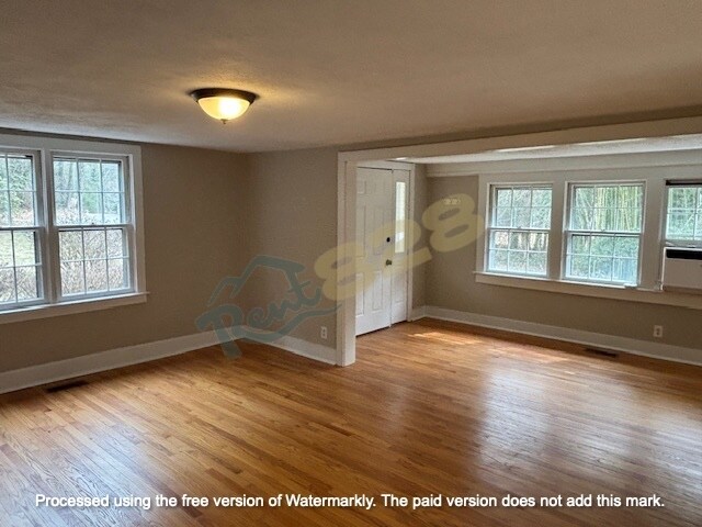 Building Photo - 85 Pennwood Ln