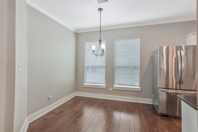 Building Photo - 1207 Nagle St