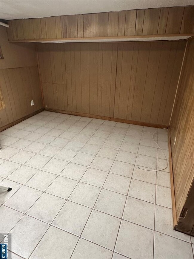 Building Photo - 325 Bogert Ave