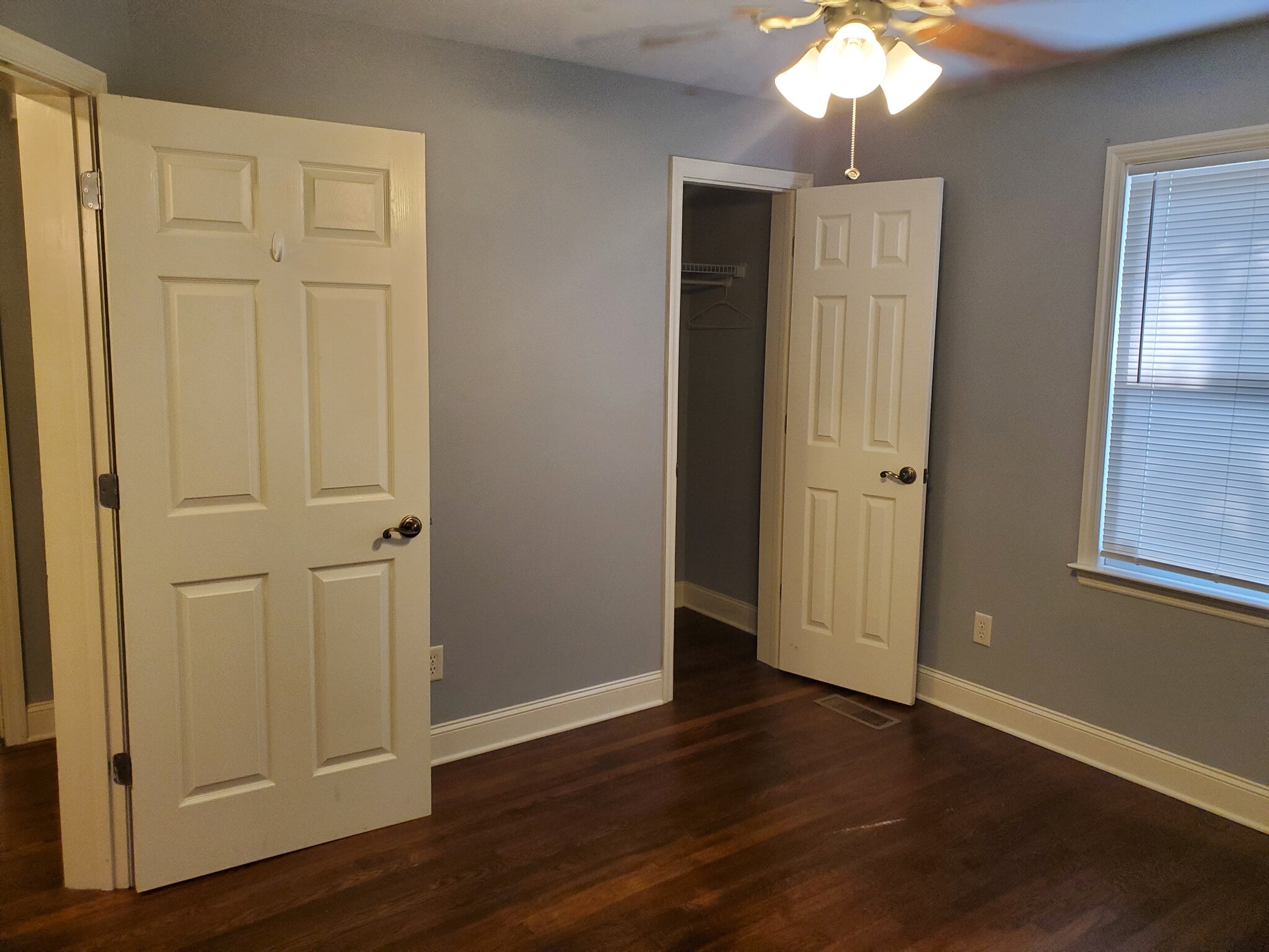 2nd bedroom - 806 Lupton Dr
