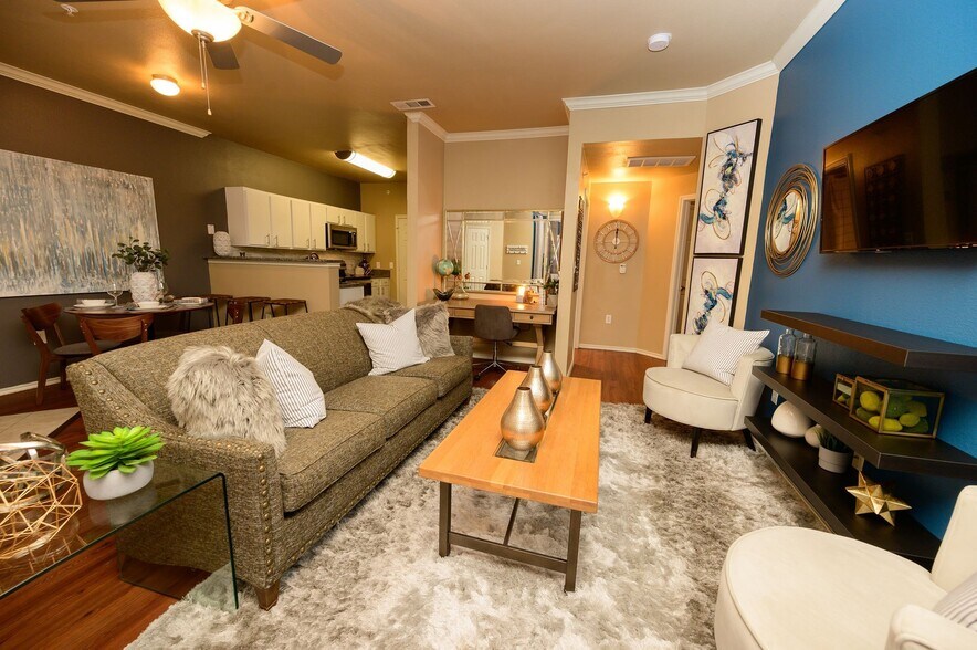 Alon at Castle Hills 1835 Lockhill Selma Rd San Antonio TX 78213