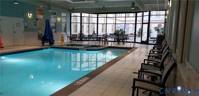 Building Photo - 230 N 6th St