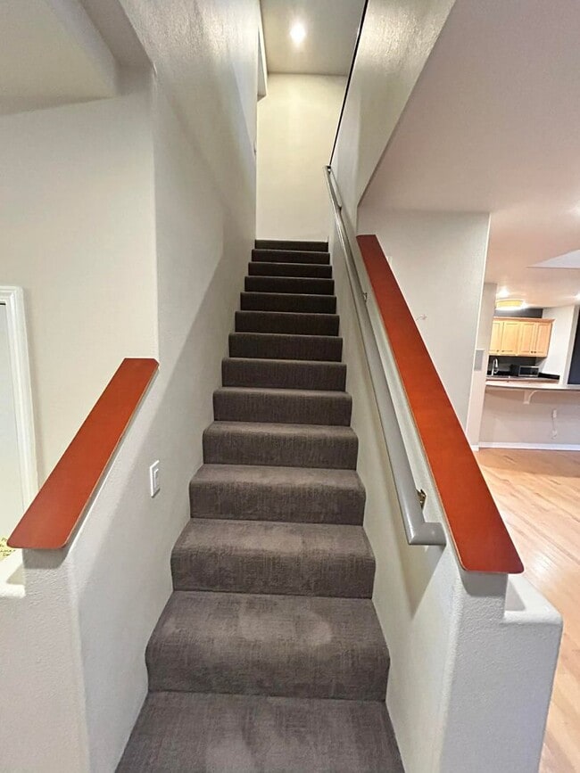 Building Photo - Modern 2-Bedroom Condo with Loft & 2 Car Garage!