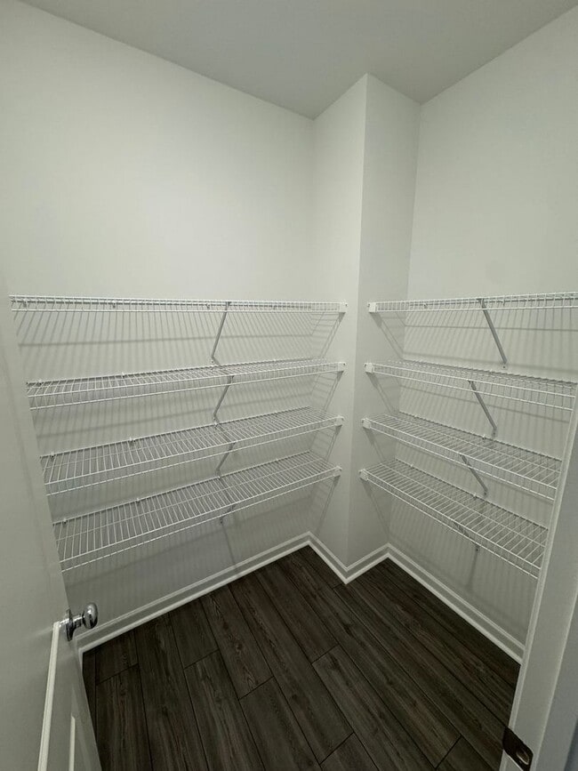 Building Photo - Beautiful 4 bed 3.5 Bath Home in Heart of Lawrenceville!